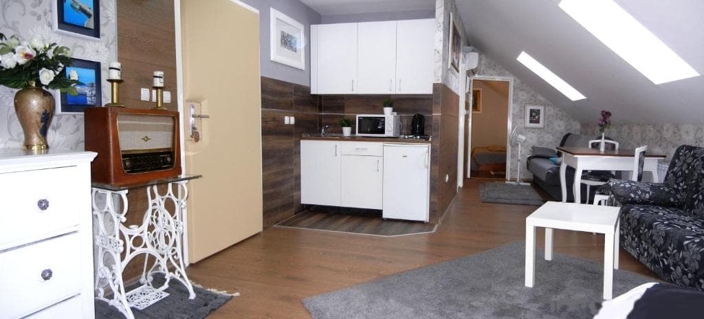 Apartment 4